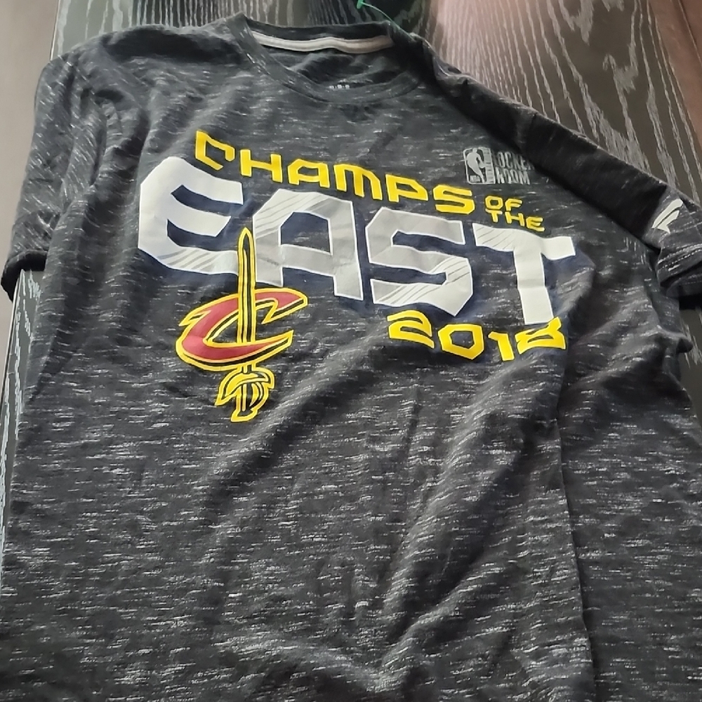 Gray Champs of the East T-Shirt Cleavland Caves Medium